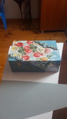 Piękne pudełko szkatułka na biżuterię