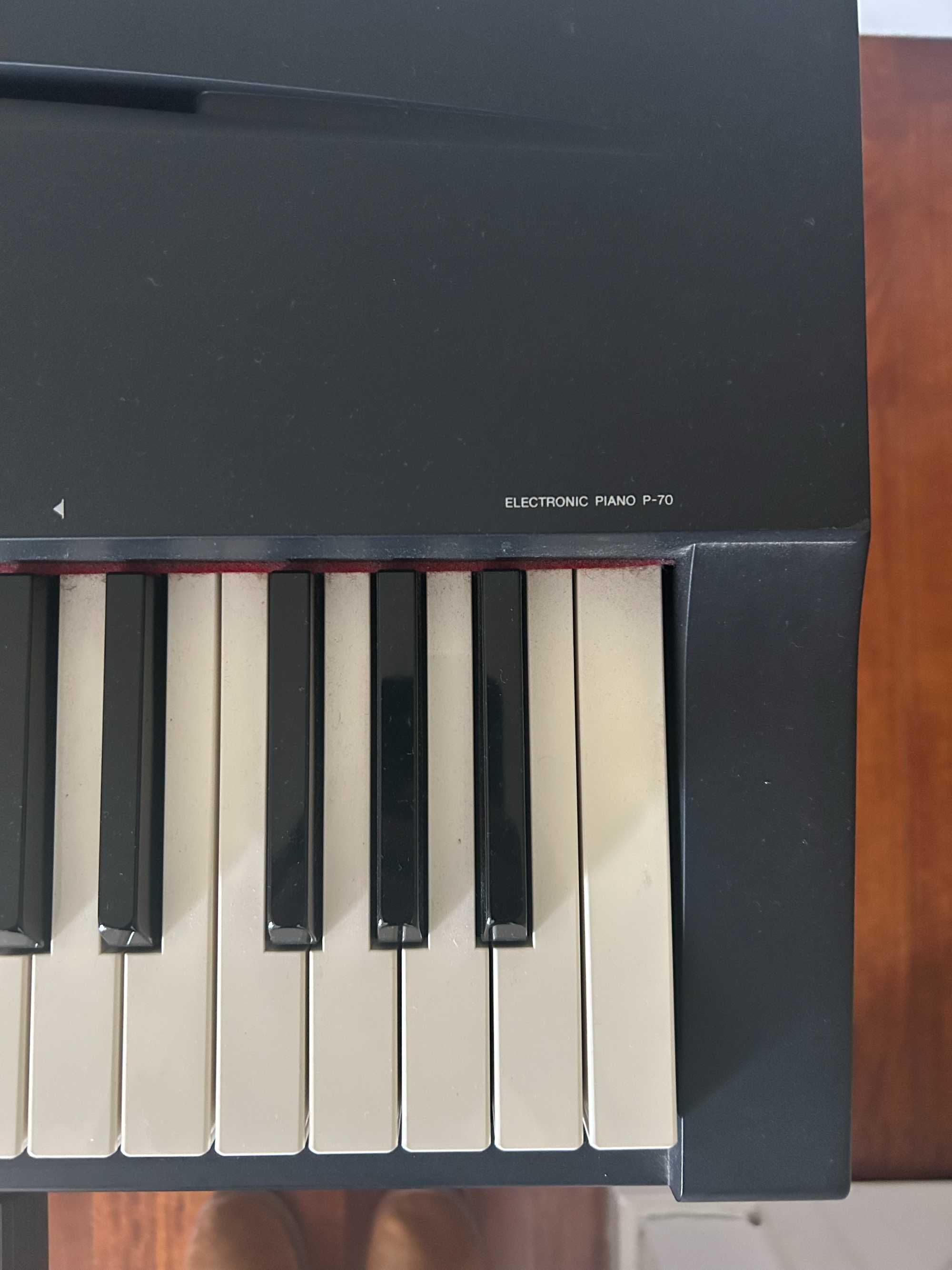 Teclado Yamaha P-70 em perfeito estado + suporte de altura variável