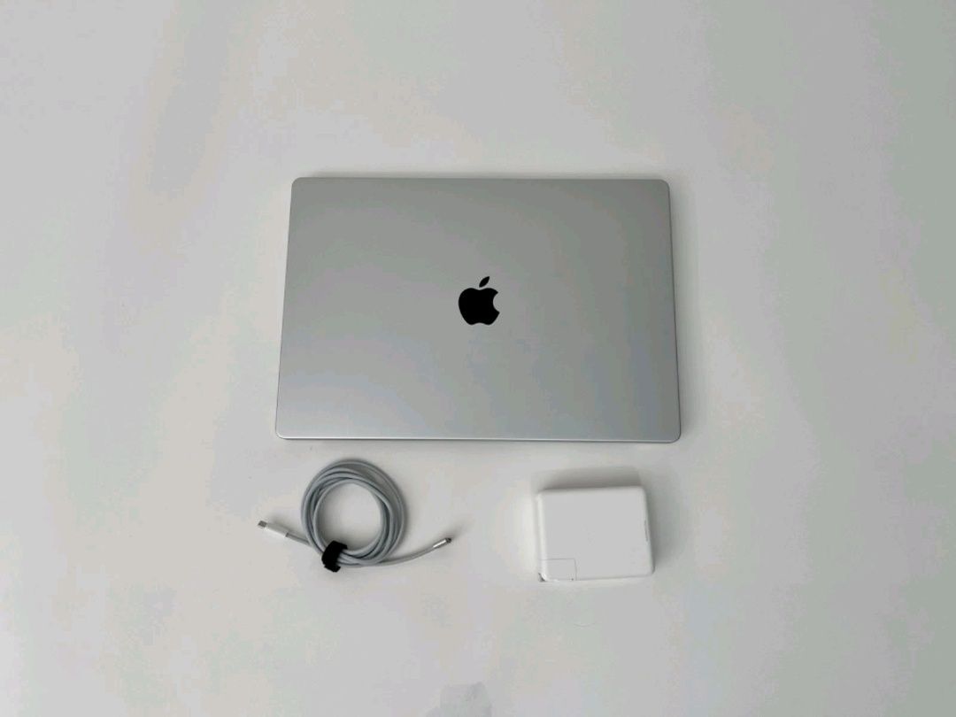 Macbook Pro 16 m1 pro/16/1тб отличный