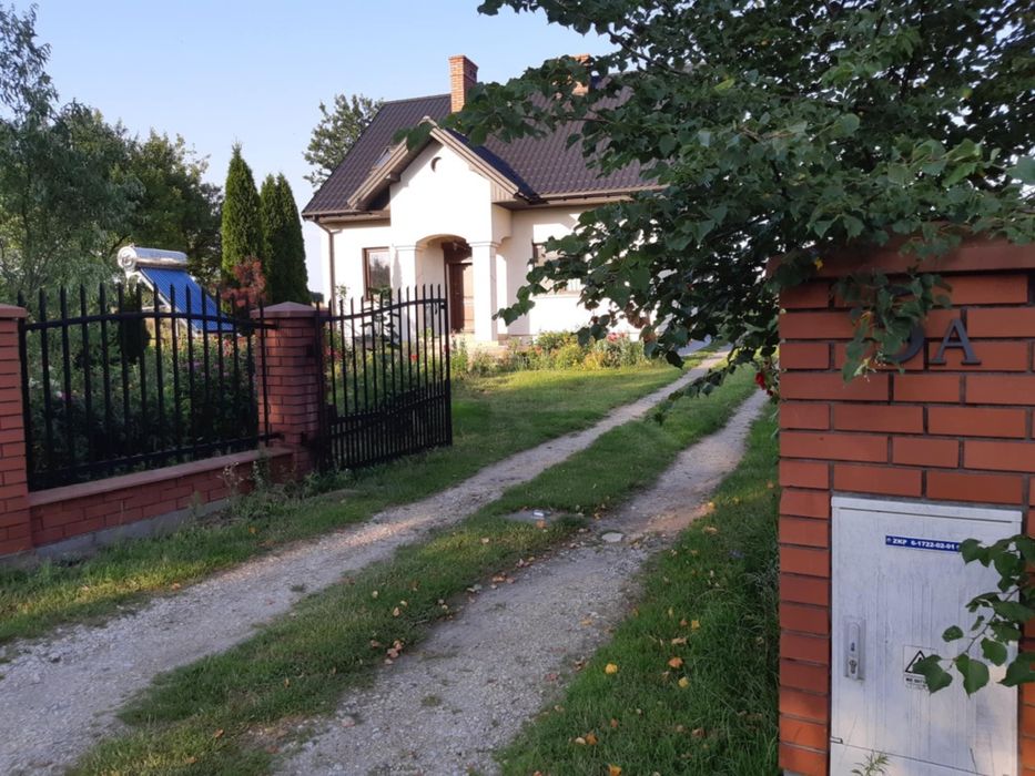 Sprzedam dom z budynkami gospodarczymi