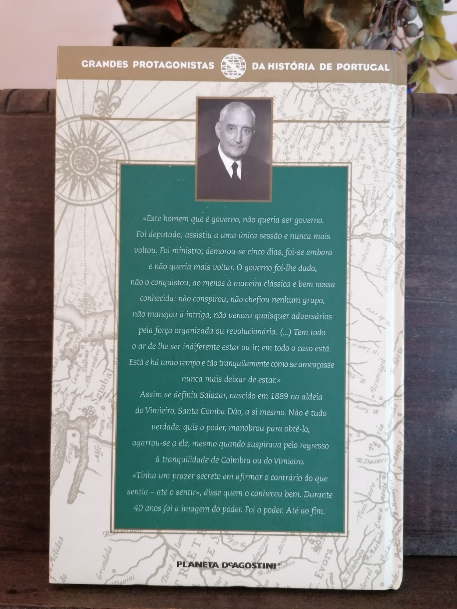 Biografias de Salazar e Sa Carneiro