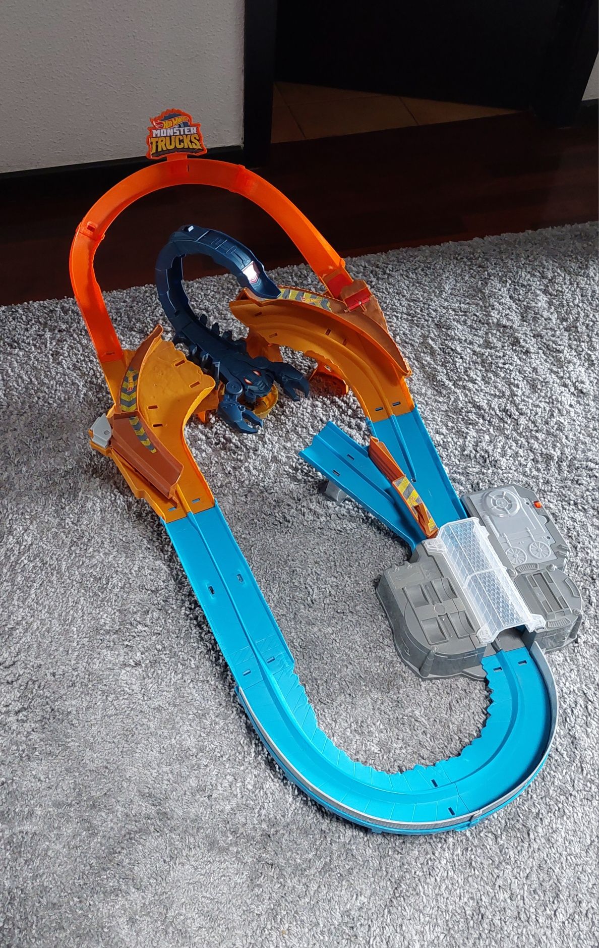 Hotwheels Pista Scorpion Monster