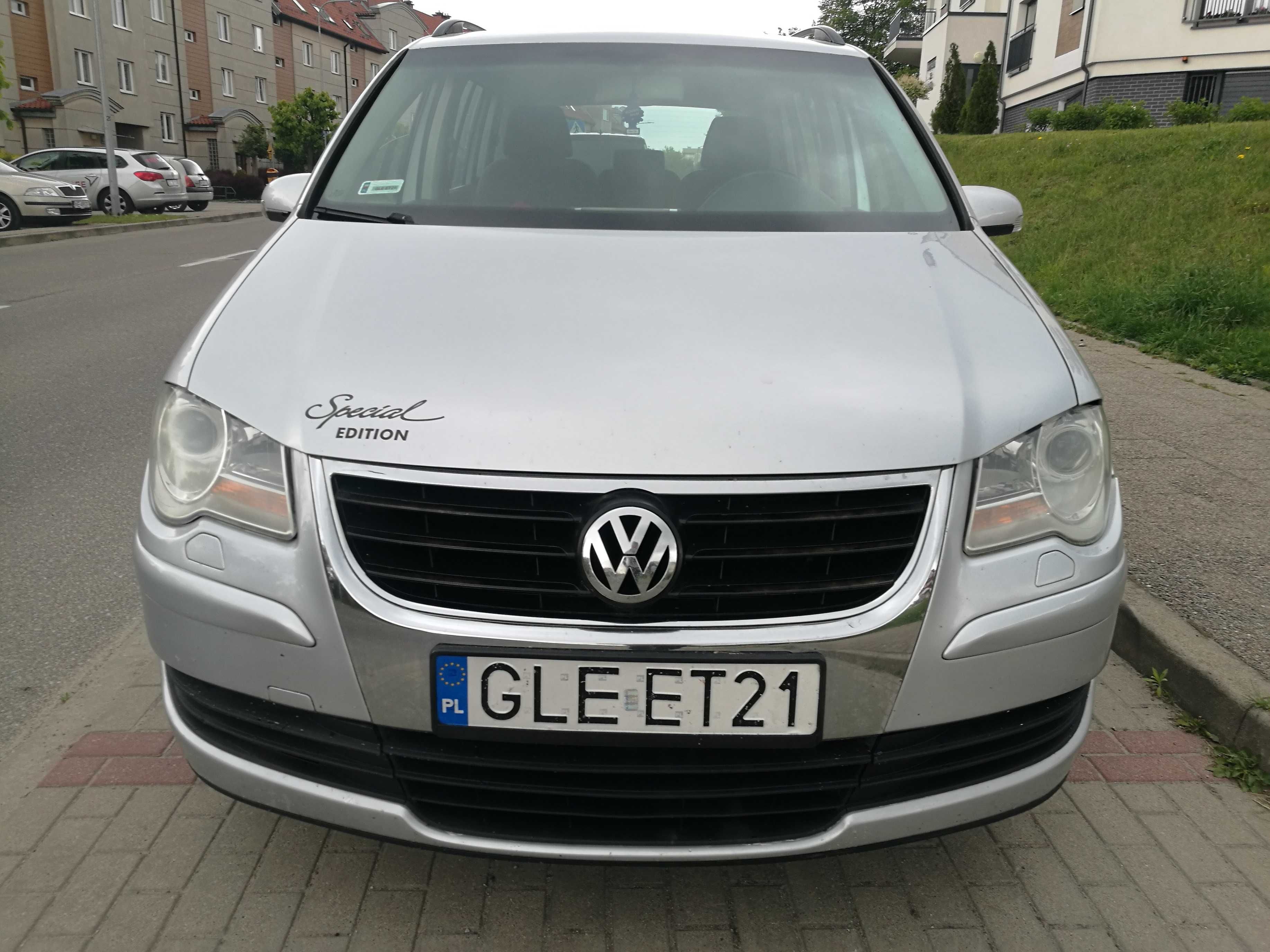 Ekonomiczny VW TOURAN Lift. r2007. p 1.9tdi. Skrzynia 6 biegów manual.