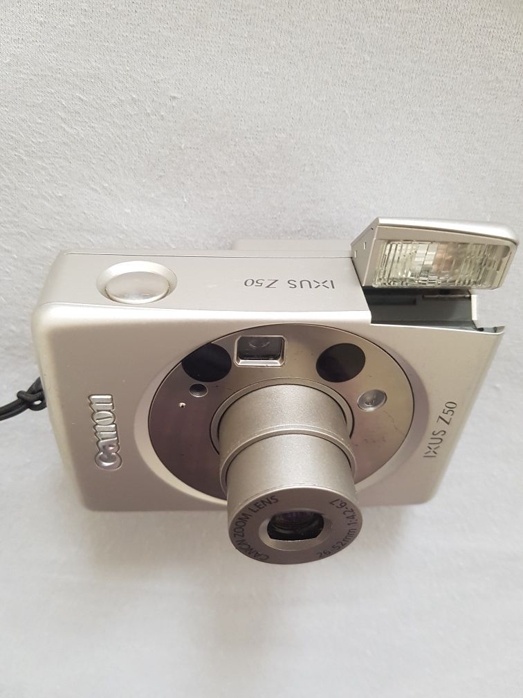 Maquina fotográfica de rolo Cânon IXUS Z50