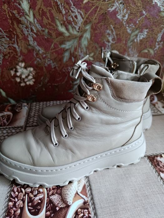 Взуття на осінь-весну