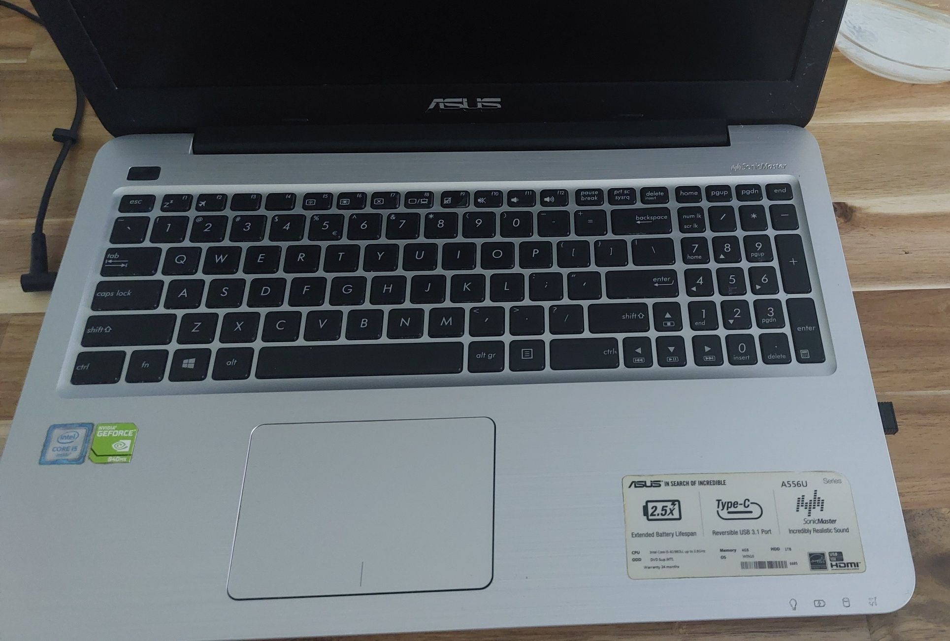 Laptop ASUS A556U