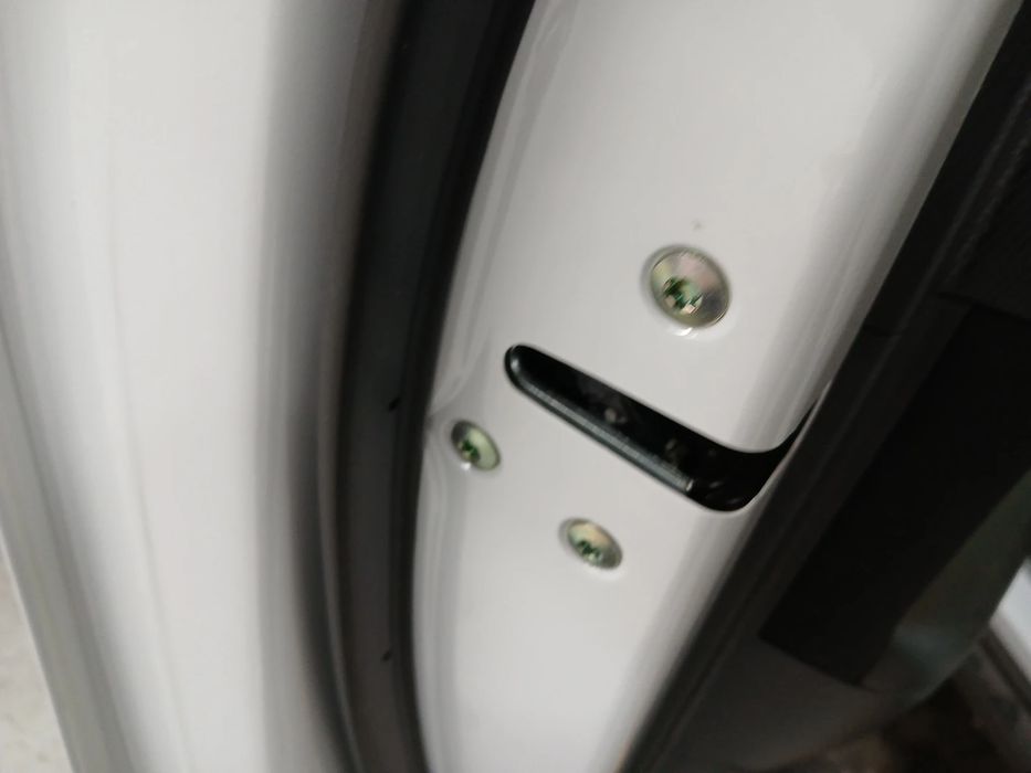 Fechadura / fecho porta frente esquerdo HYUNDAI Kauai (OS)