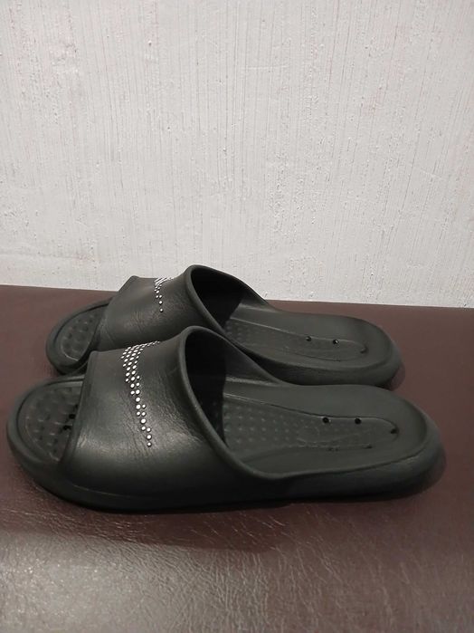 Чоловічі тапочки NIKE VICTORI ONE SHOWER SLIDE 42,5 EU 41,5 UA 27 см