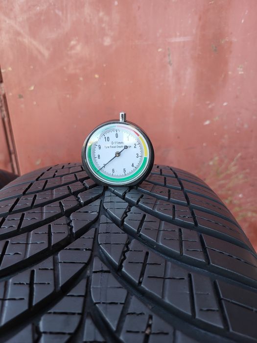225/60/18 R18 GoodYear Vector4Seasons 2шт ціна за 1шт шини
