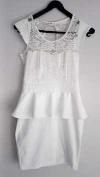 Śliczna biała sukienka włoskiej marki