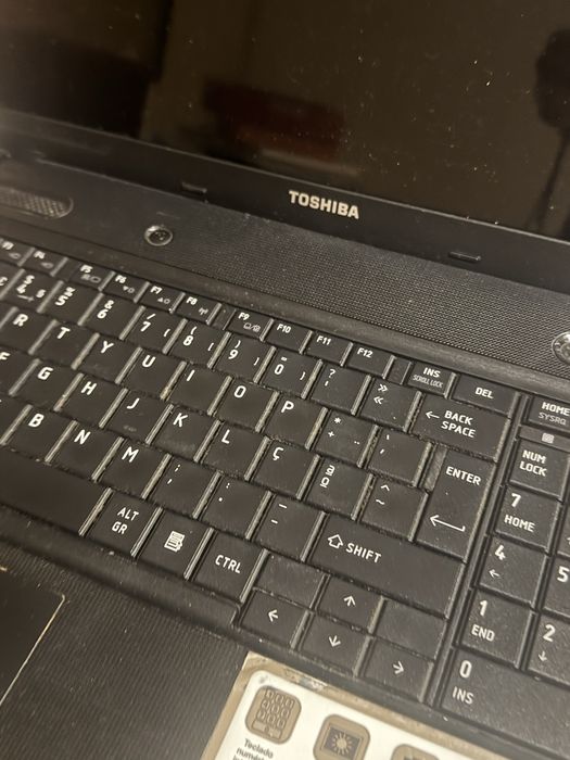 Computador usado Toshiba com leitir de CD