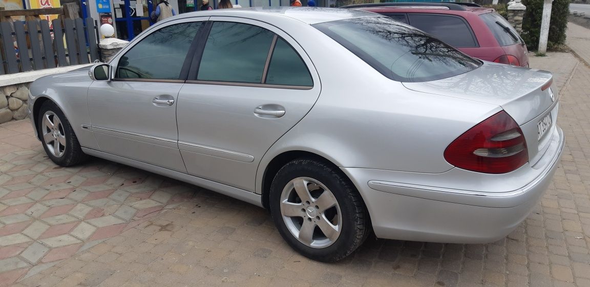 Продам Mercedes-Benc w211