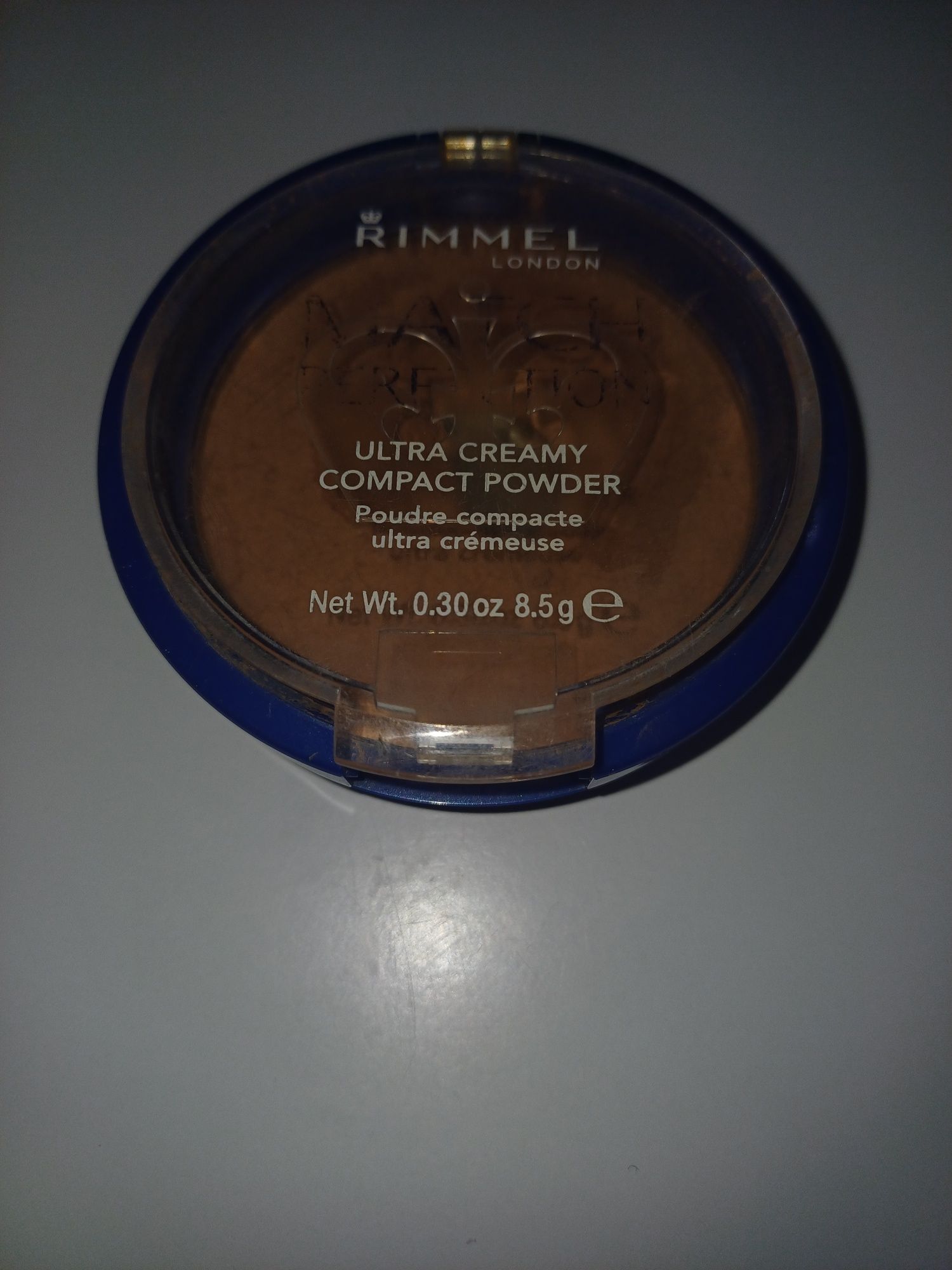 Rimmel London 400 natural beige puder w kompakcie