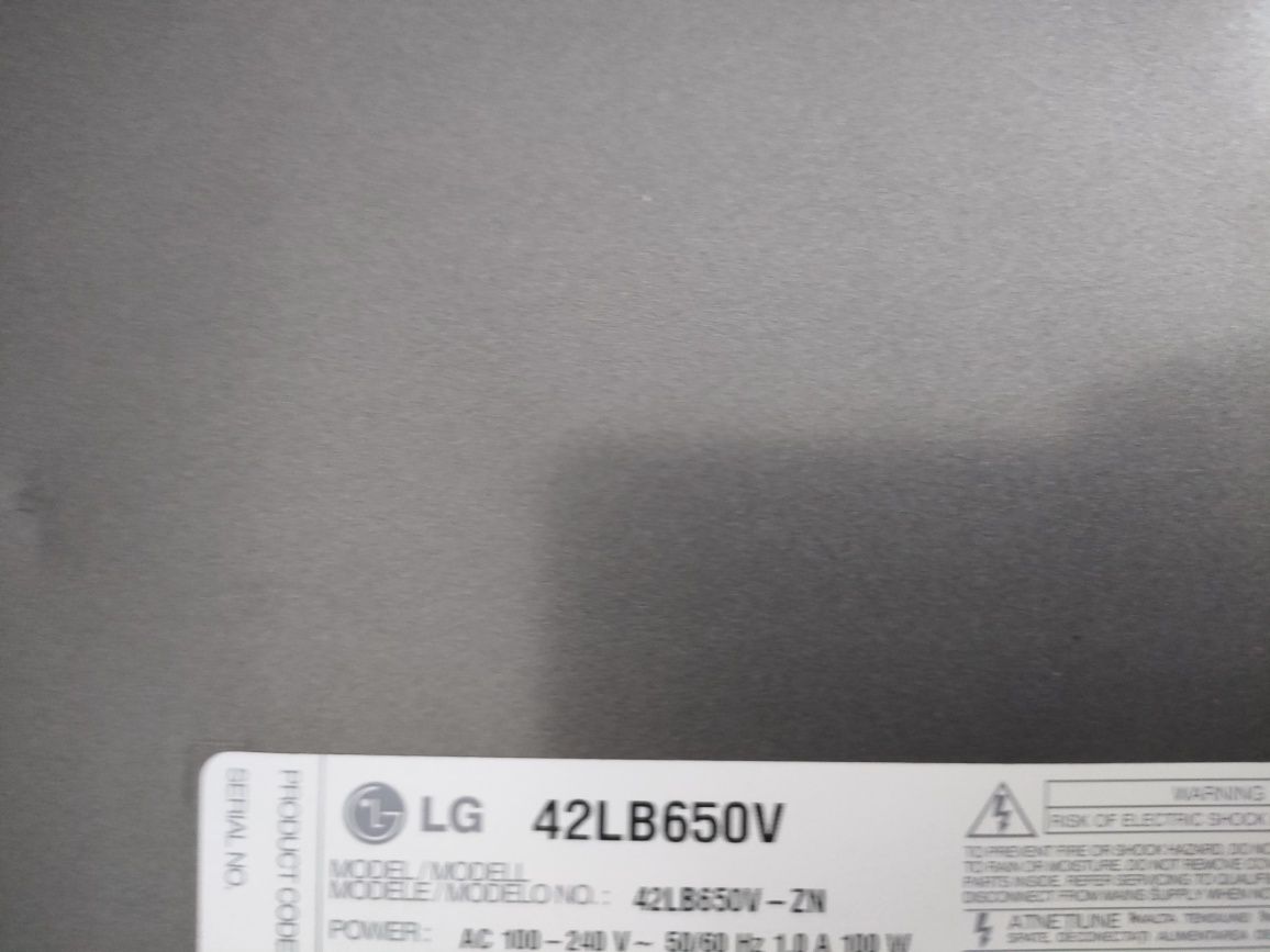 Tv LG 42LB650V usada ecrã partido  (para peças /restauro)