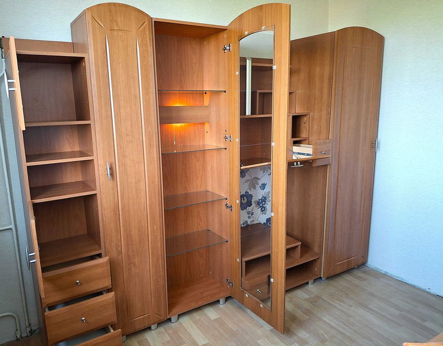 Komplet mebli pokojowych