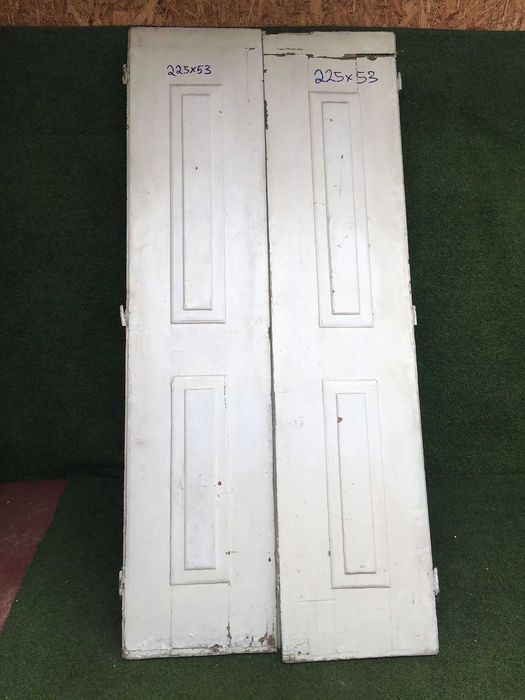 Portas antigas e meias portas