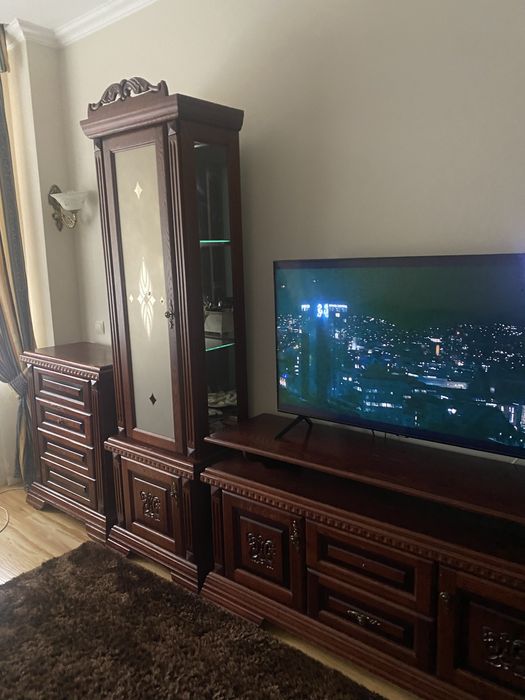 Меблі з масиву у вітальню