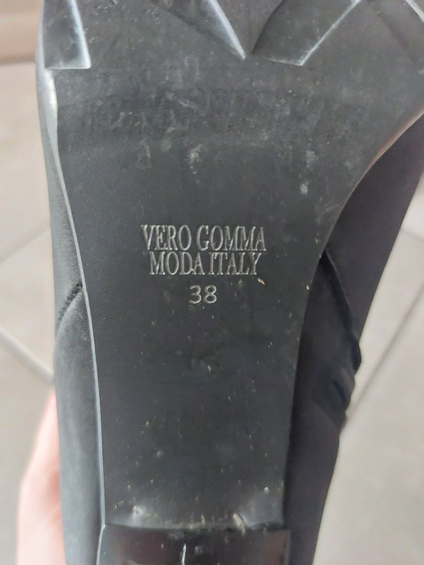 Włoskie botki 38 ze skóry naturalnej nubuk Vero Goma