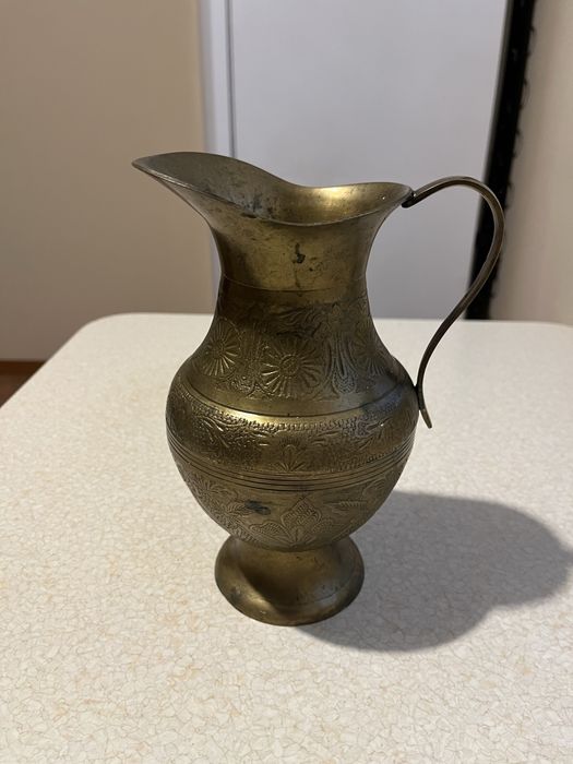 Mosiężny dzban 22 cm wysokości