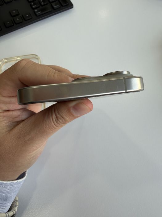 Iphone 16 pro 128gb com fatura e como novo!