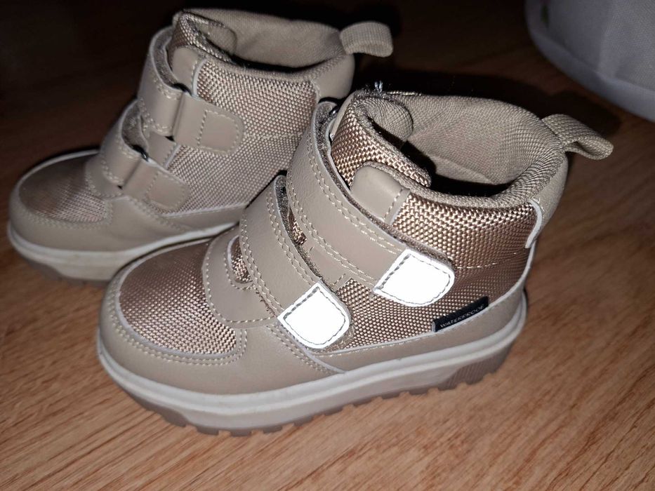 Buciki na jesień dla dziewczynki z HM r.24