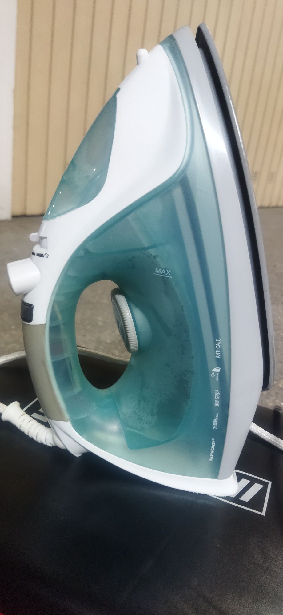 Ferro de engomar com vapor