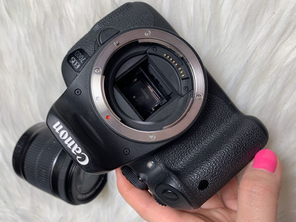 Aparat lustrzanka Canon EOS 700D