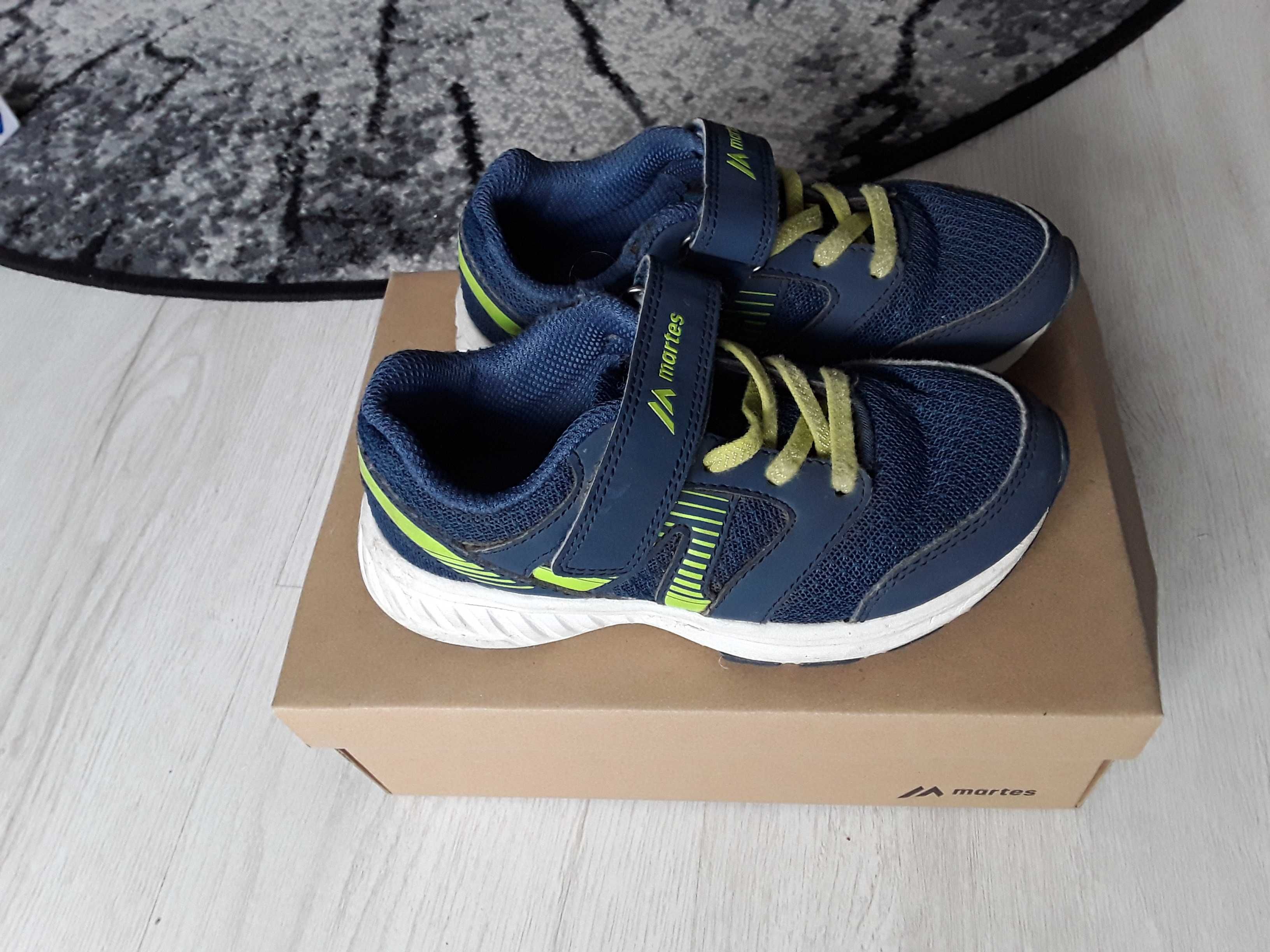 Buty dla chłopca rozmiar 28.