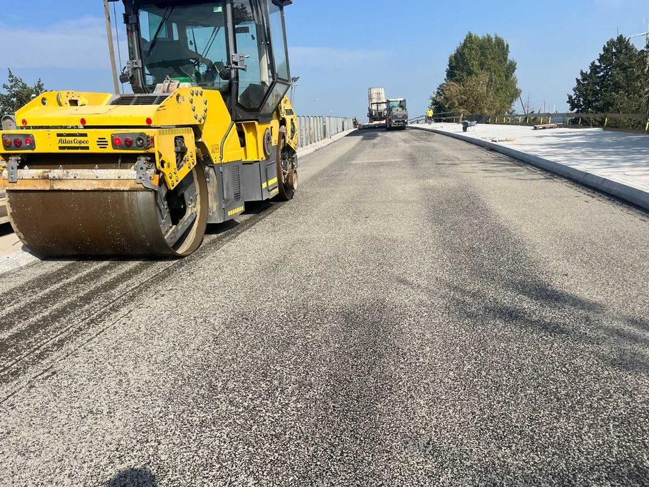 Wynajem -Koparki , Ładowarki, Rozściełacza ,Walca / Usługi Budowlane