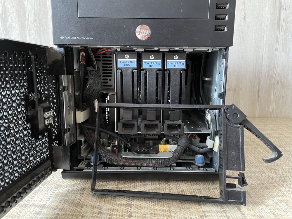 HP ProLiant microserver N40L сервер/NAS на 4 3,5" HDD