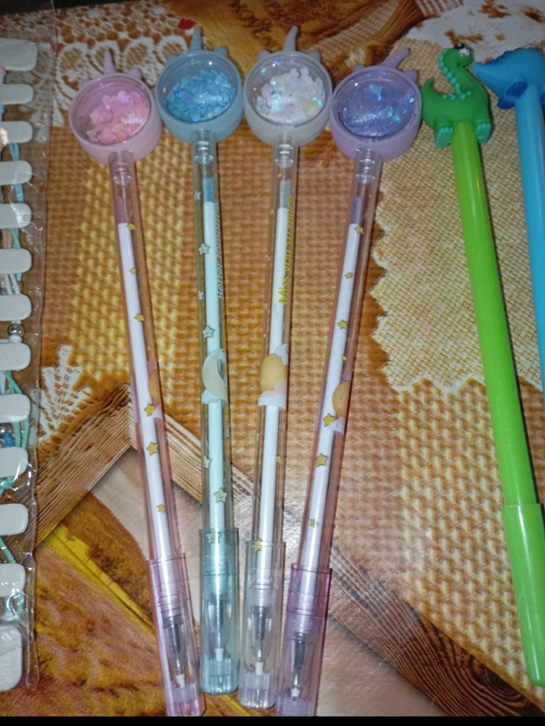 Canetas de gel com unicornio