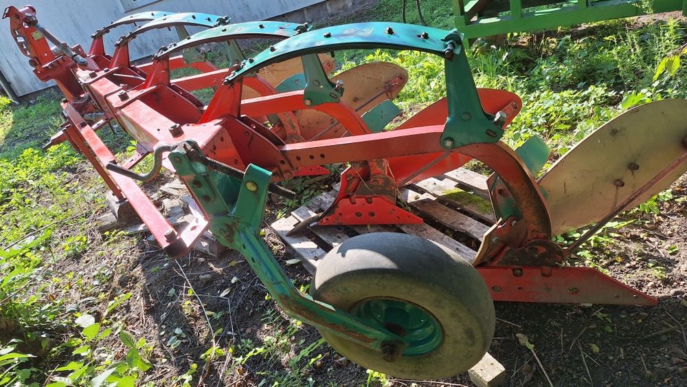 Plug Kverneland Model AB 4skibowy vario 4x od 35 do 50 cm  skiba
