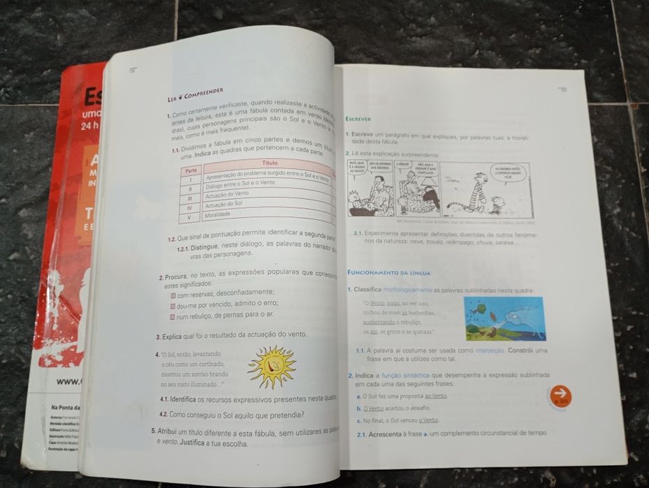 Livro escolar de língua portuguesa