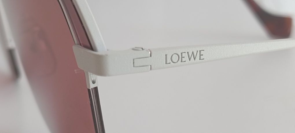 Loewe Authentic Glass y