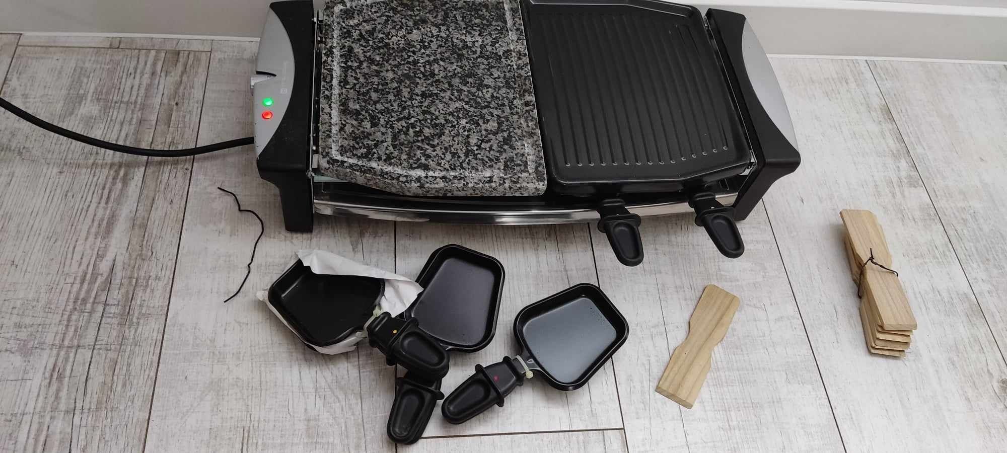 Grill elektryczny z kamieniem