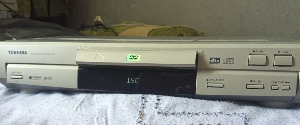 DVD Video player Toshiba,model SD —110 EE