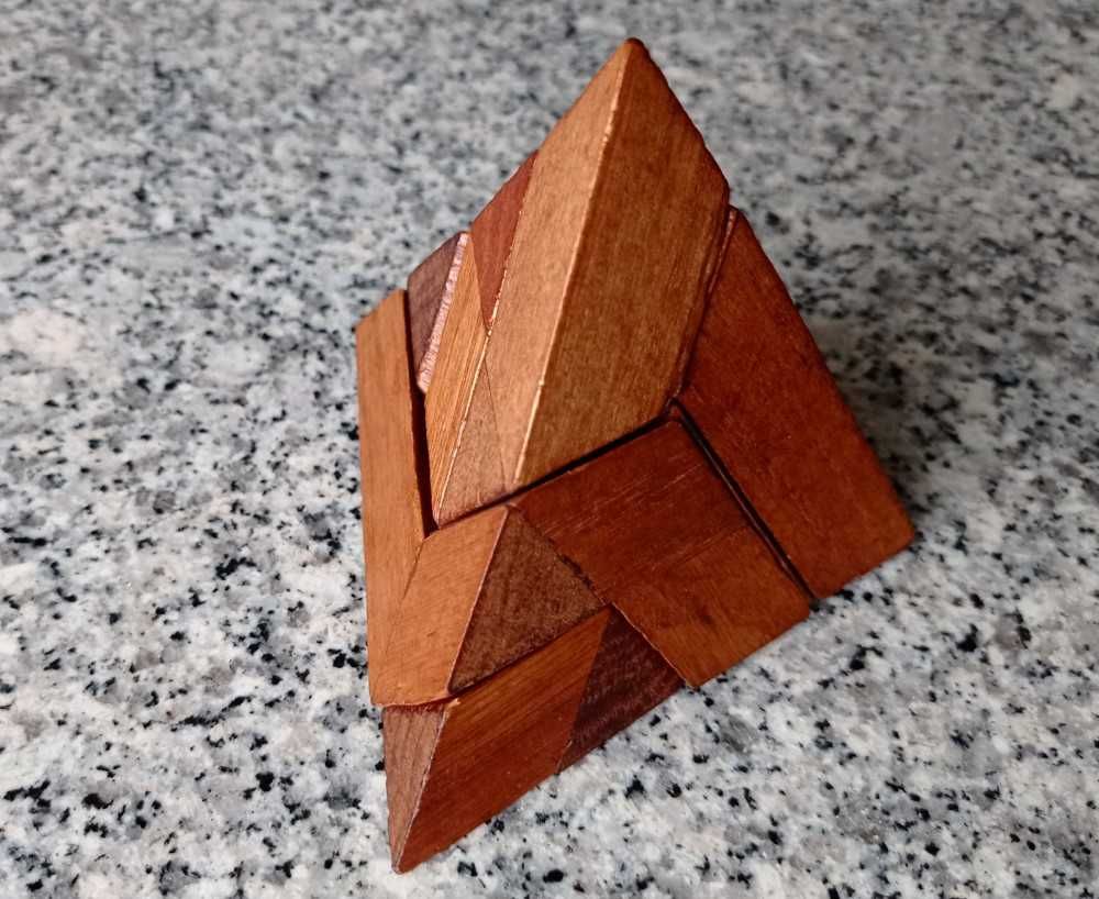 Puzzle: Pirâmide (Quebra-cabeças)