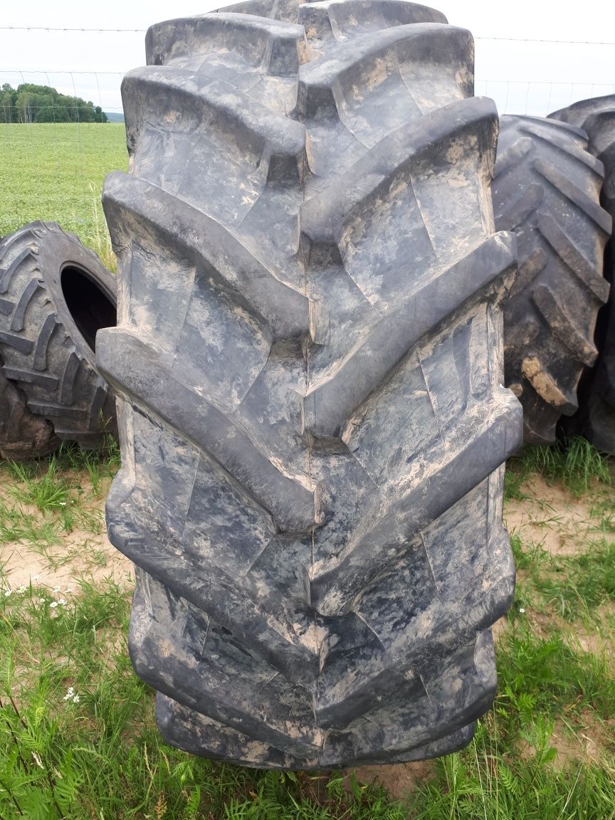 Opona 99% bieżnika 650/75 R - 38 Pirelli TM900 zdrowa