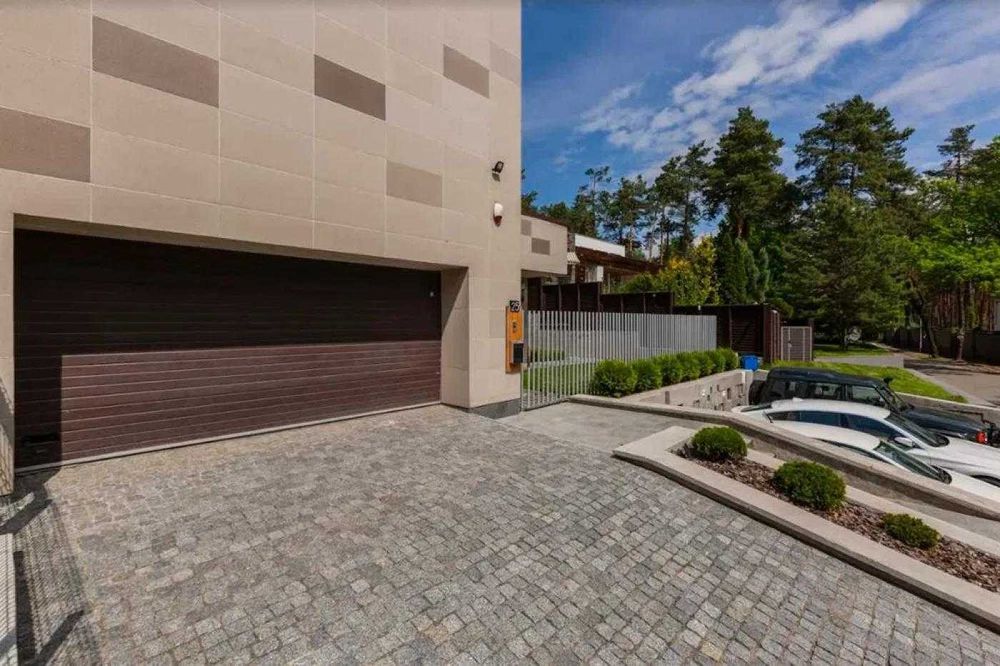 Стильний будинок 700м2 в с. Рудики, Козин Конча-Заспа