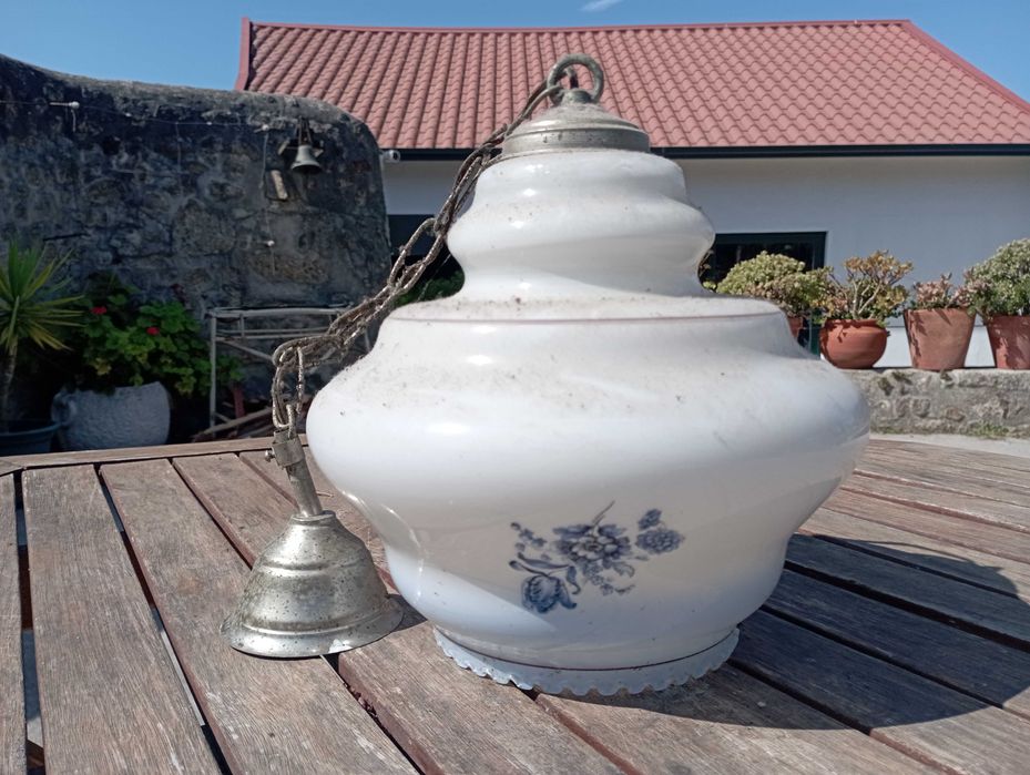 Candeeiros muito antigos