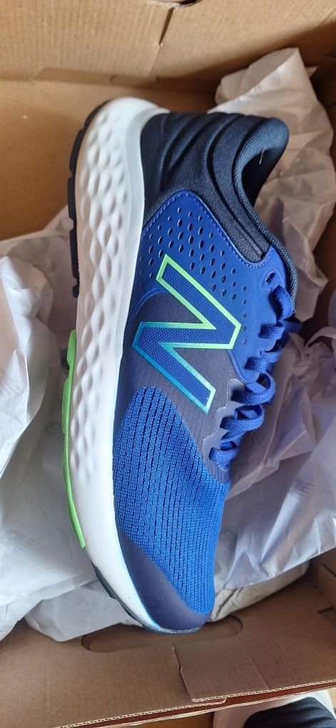 Продам кроссовки  new balance  520