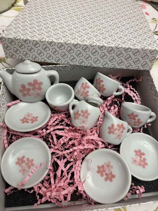 Zestaw dziecięcej porcelany