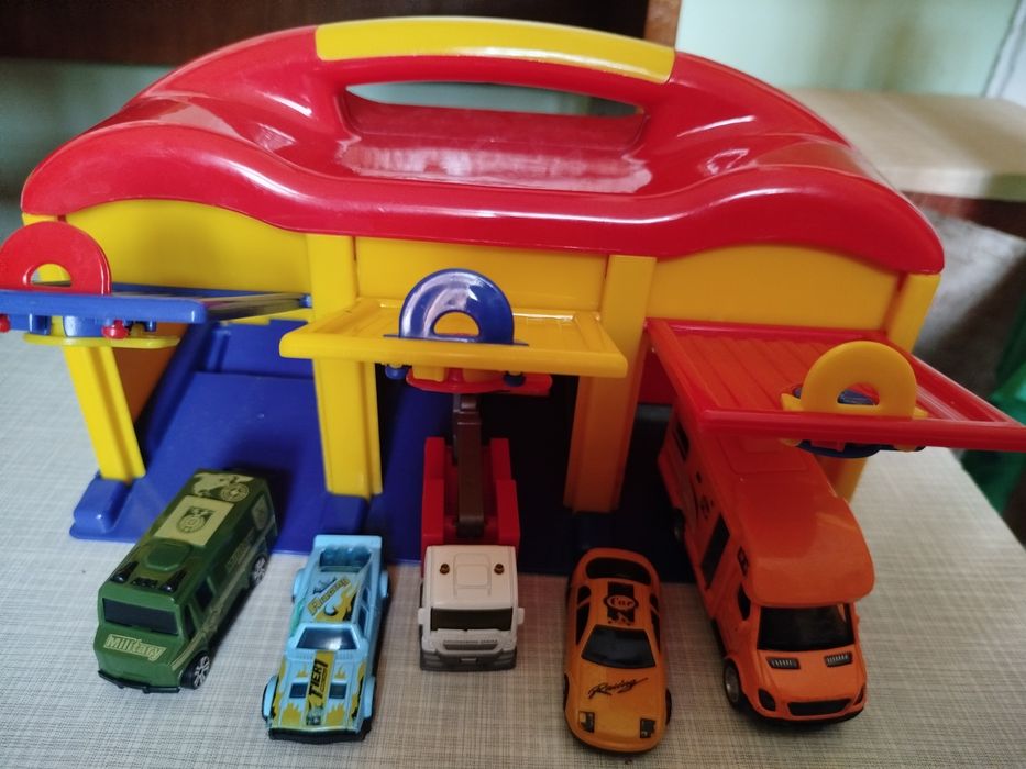 Велика ферма та іграшки дитячі