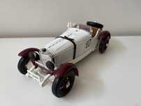 Model Mercedes SSKL 1:18 BBurago Burago (maisto welly)