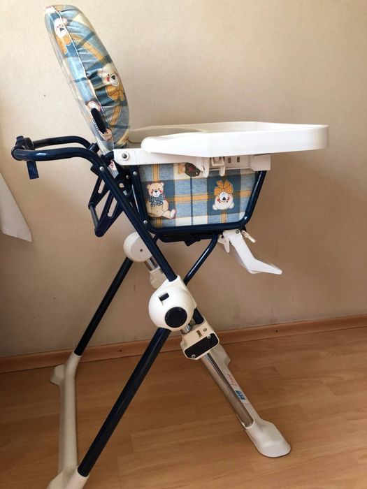 Годувальний стільчик столик