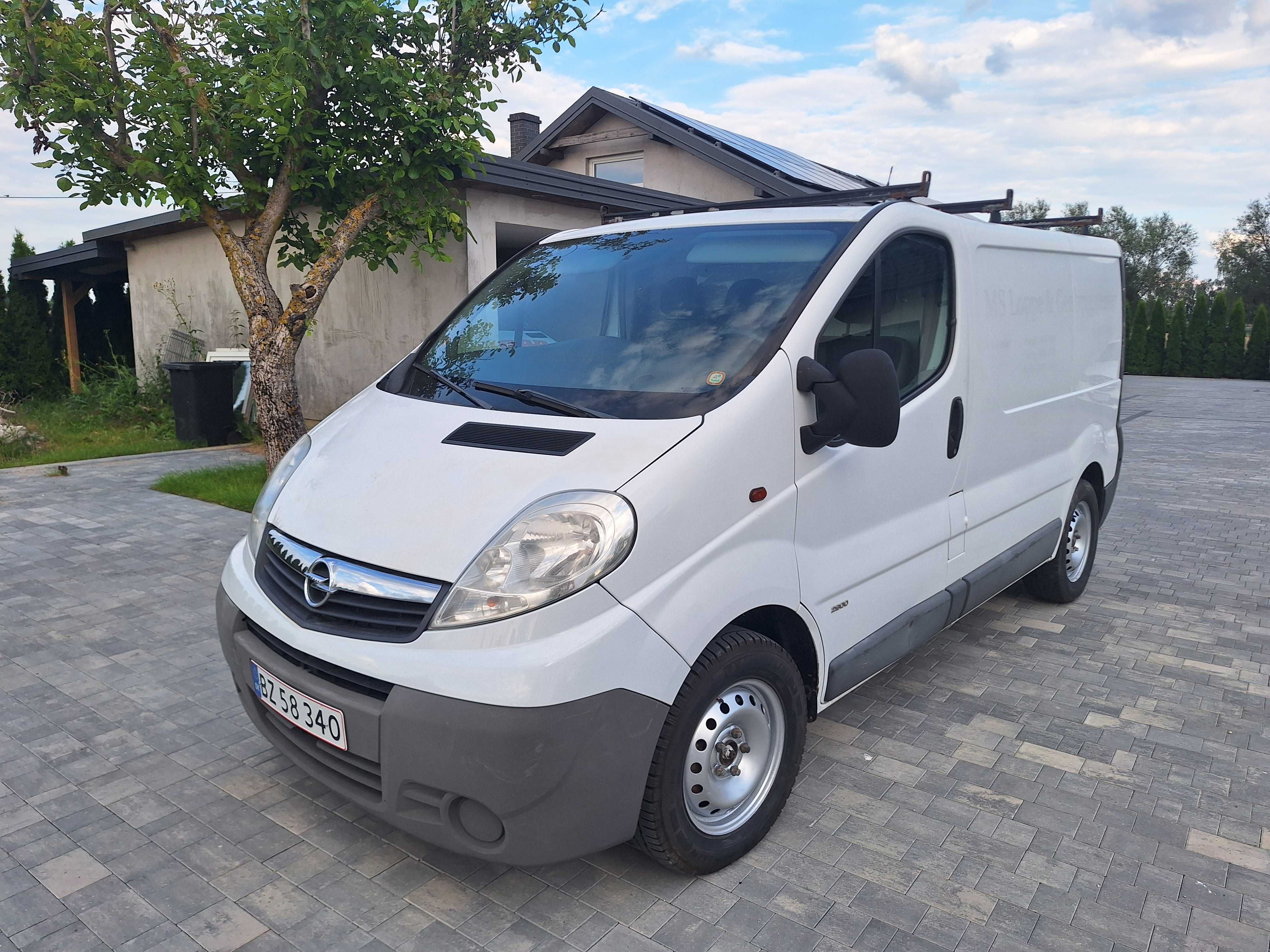 Opel Vivaro /Trafic 2.0 diesel ,klima webasto bdb stan