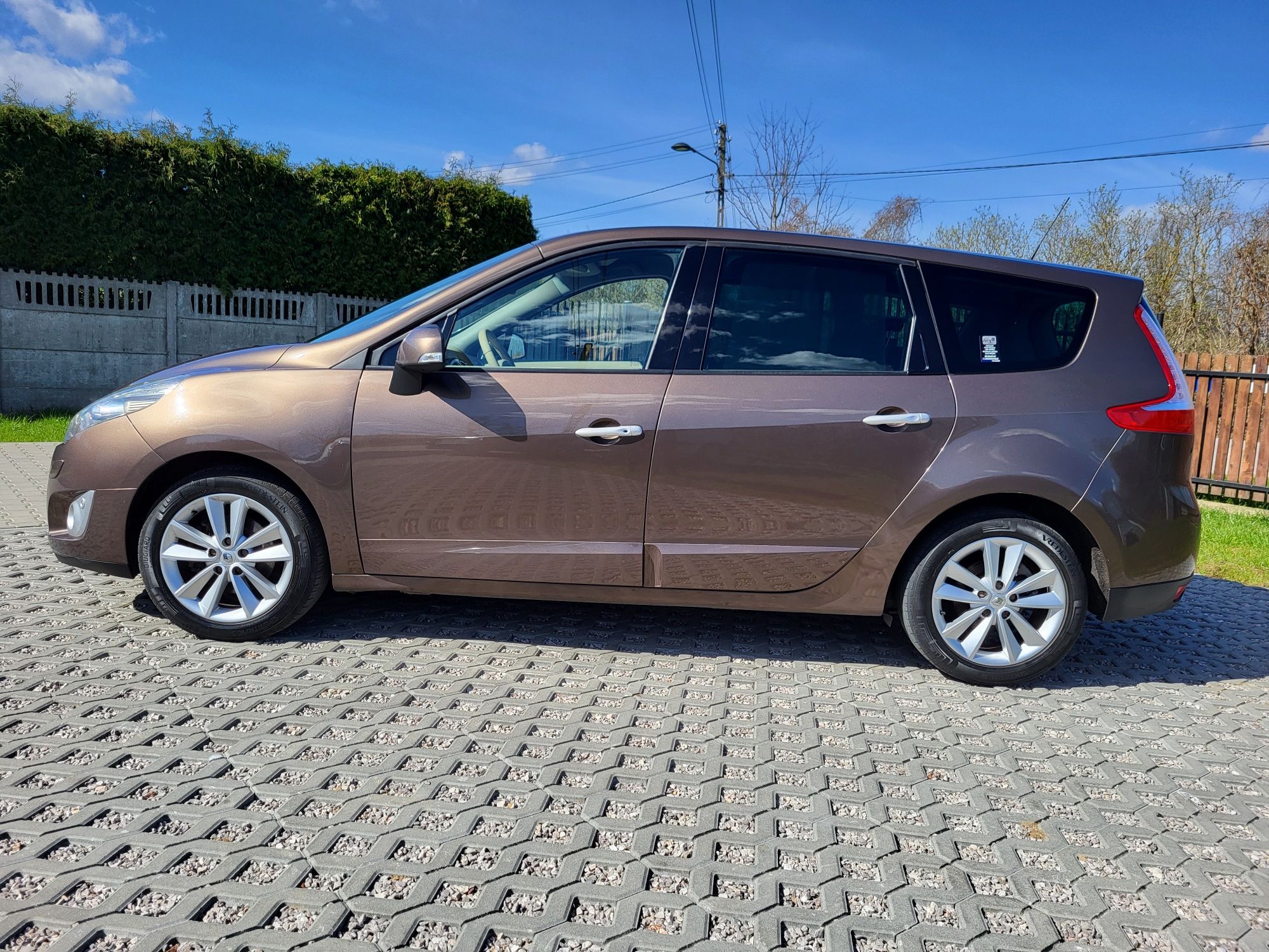 Renault Grand Scenic 2.0 140km automat 2010 r 180 tys km