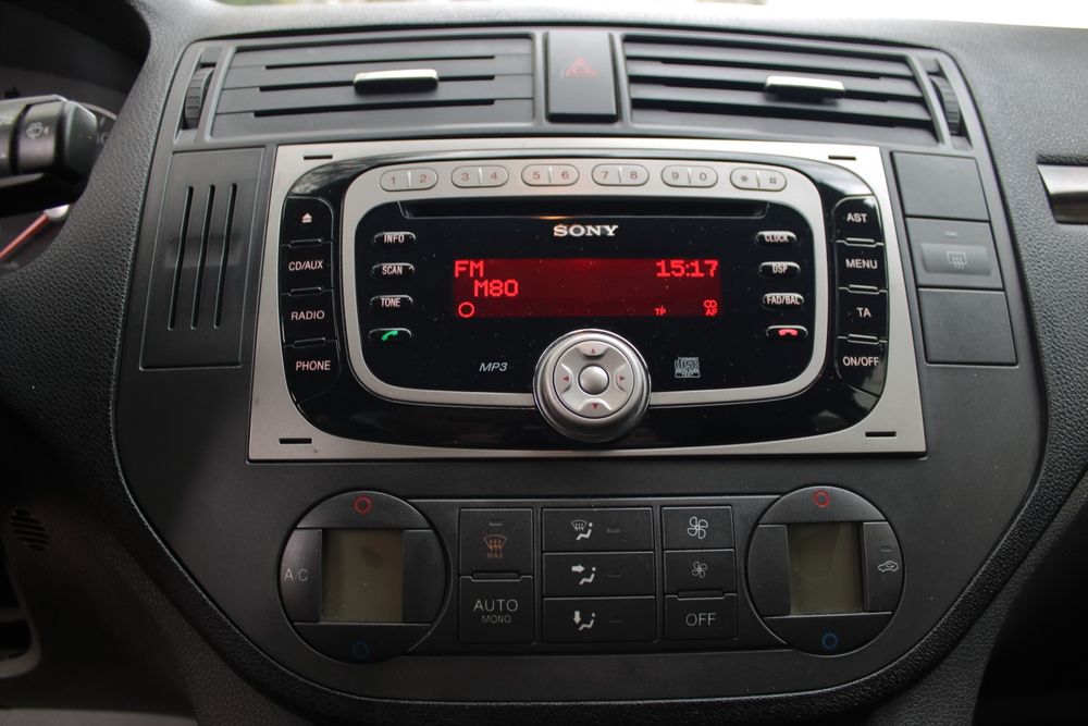 Ford Focus C-Max Ghia NACIONAL (90€/Mês - 84 Meses)