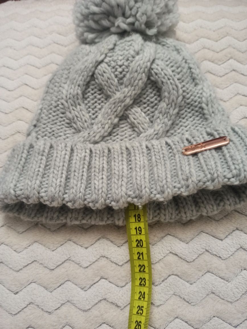 Зимова шапка для дівчинки в ідеальному стані Accessoires C&A