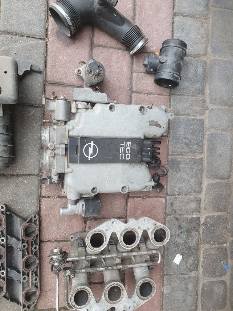 Krótki kolektor ssący Opel Omega 2,5 V6